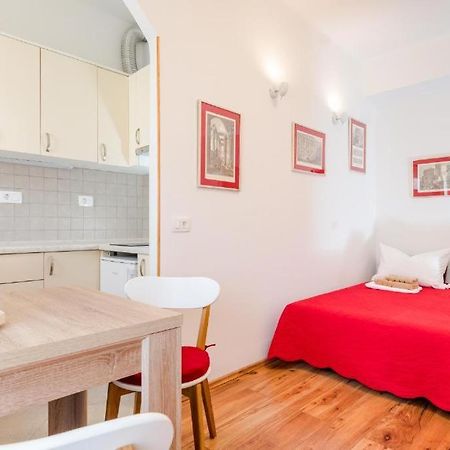 Apartments Yoe Сплит Экстерьер фото