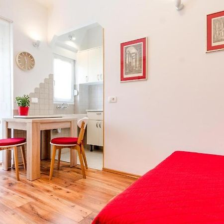 Apartments Yoe Сплит Экстерьер фото